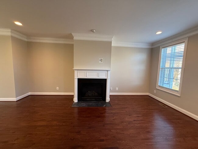 Building Photo - 2126 Avinity Loop