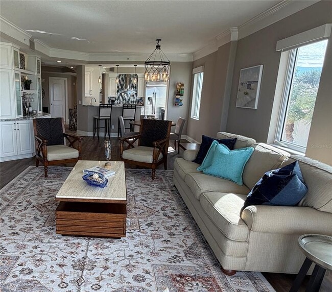 Building Photo - 6025 Sun Blvd