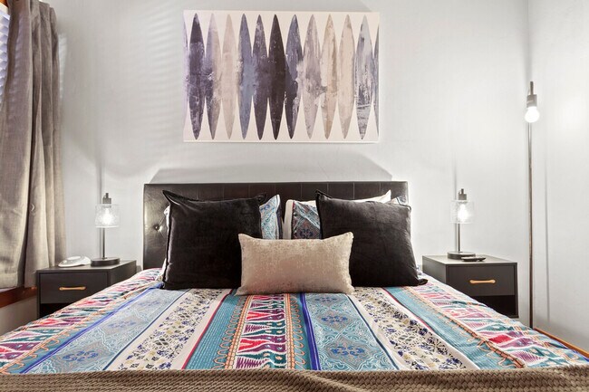 Building Photo - 421 S Main St