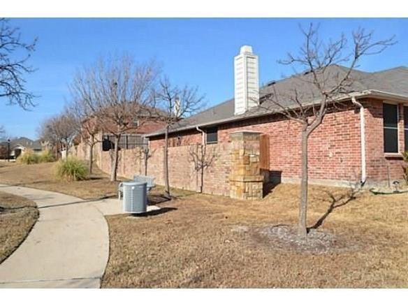 Building Photo - 13201 Cleburne Dr