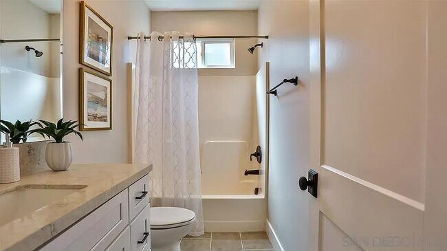 Building Photo - 5051 Savannah St