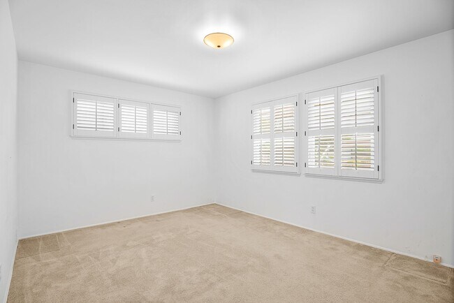 Building Photo - Spacious 4-bedroom, 2-bathroom home in coveted University City