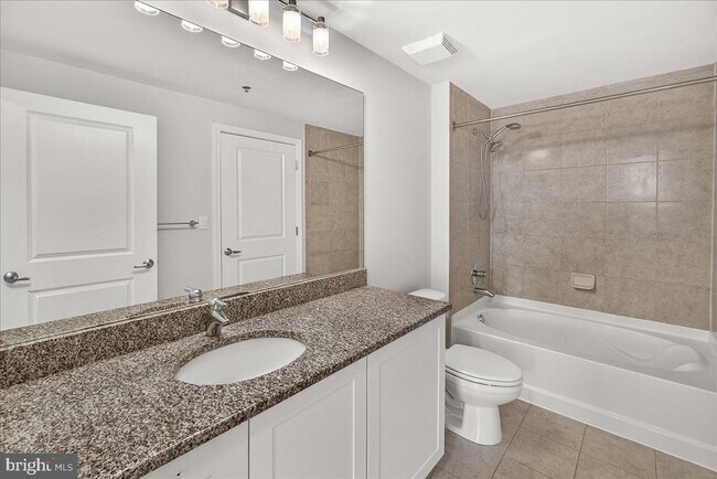 Building Photo - 5750 Bou Ave