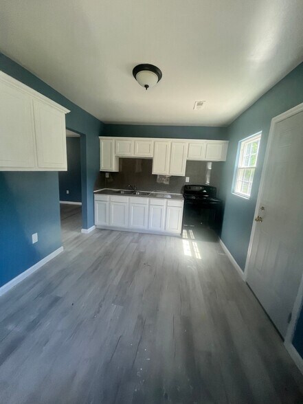 Building Photo - 4513 13th Ave N