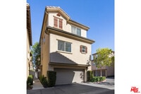 Building Photo - 6840 De Celis Pl
