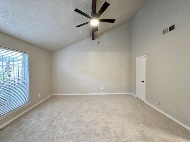 Building Photo - 9164 Wilcrest Dr