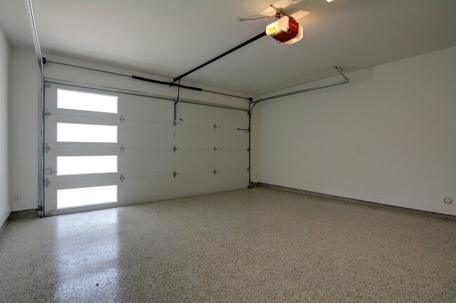 Building Photo - 462 S Centro Cir