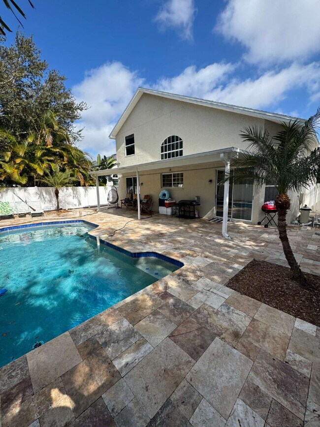 Building Photo - 1890 Briland St