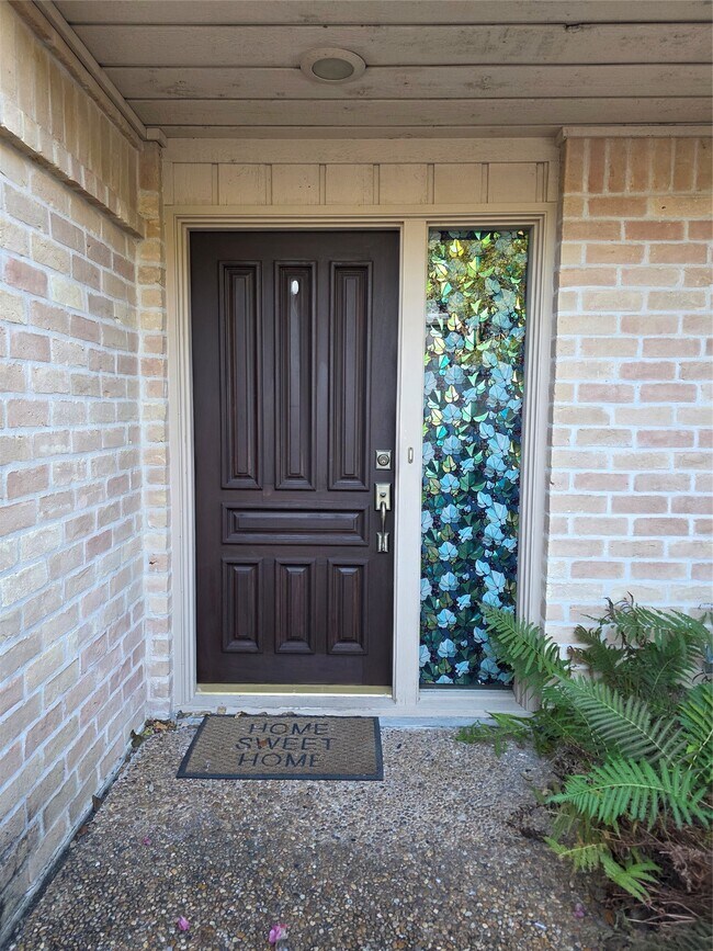 Building Photo - 406 Fox Briar Ln