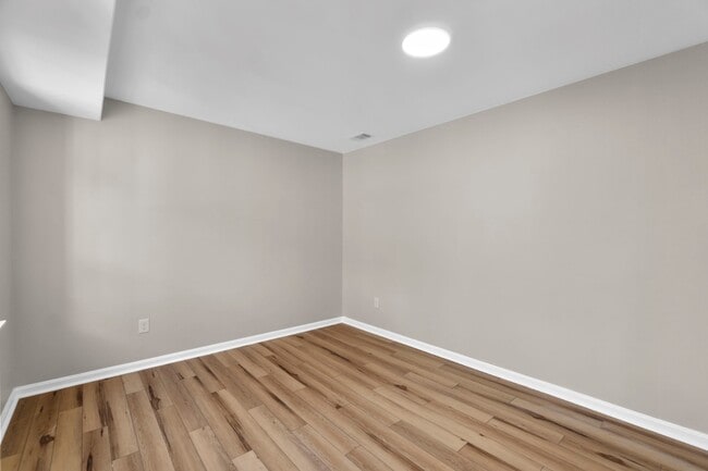 Building Photo - 2027 E Baltimore St