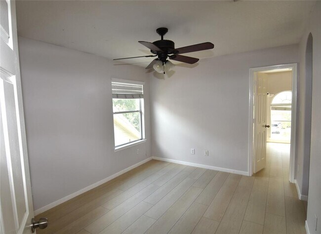 Building Photo - 6330 Bennington Springs Dr