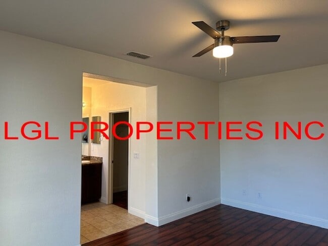 Building Photo - 2826 Maybrook Dr