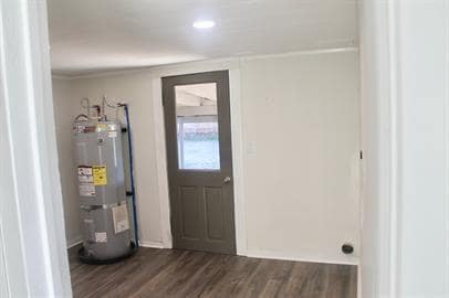 Building Photo - Charming & Updated 3 Bedroom Home