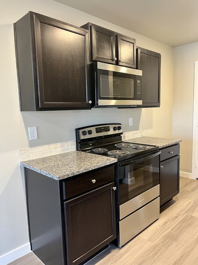 Building Photo - 3 Bedroom Home in Cooper