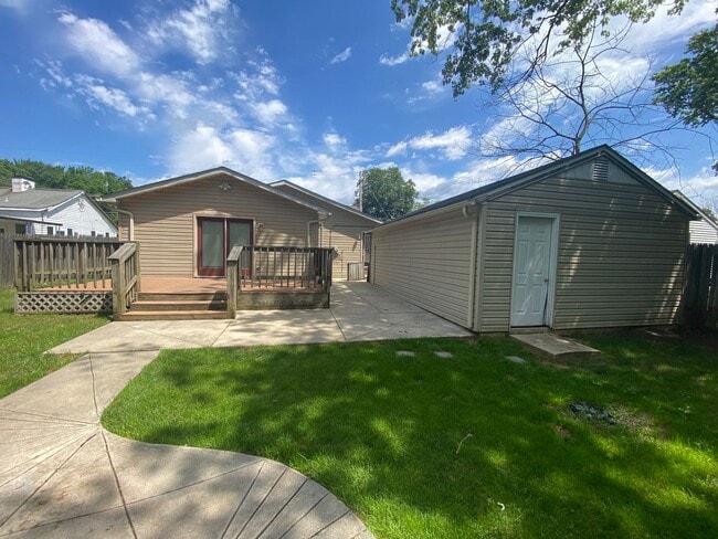 Building Photo - 3 bedroom, 2 bath single family home in Ab...
