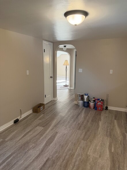 Building Photo - 220 Pleasant View Dr