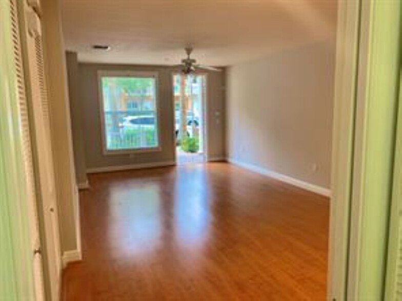 Building Photo - 408 Alson Ave