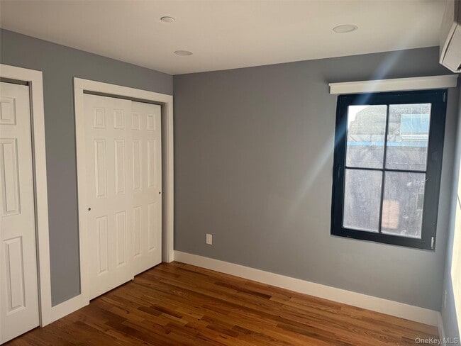 Building Photo - 1035 Montauk Hwy