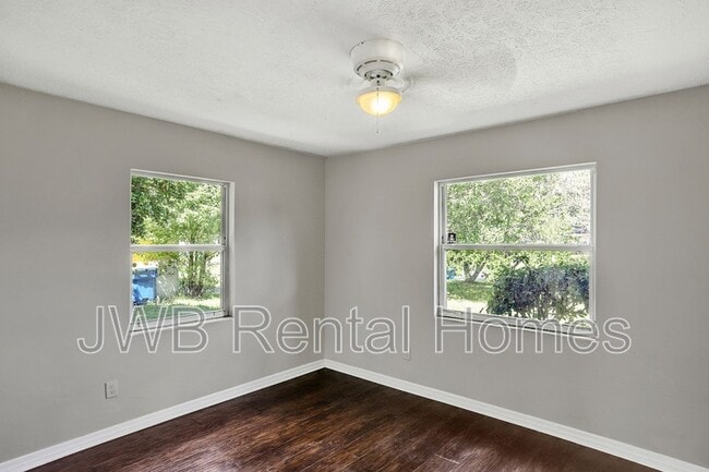 Building Photo - 2328 Wilmont Ave