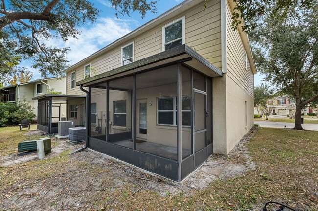 Building Photo - Spacious Water View 3/2.5/1 Winter Park To...