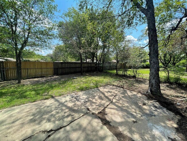 Building Photo - 3 BR/2.5BA | Newly Renovated Single Family Home | 1-Car Covered Parking | Gated backyard