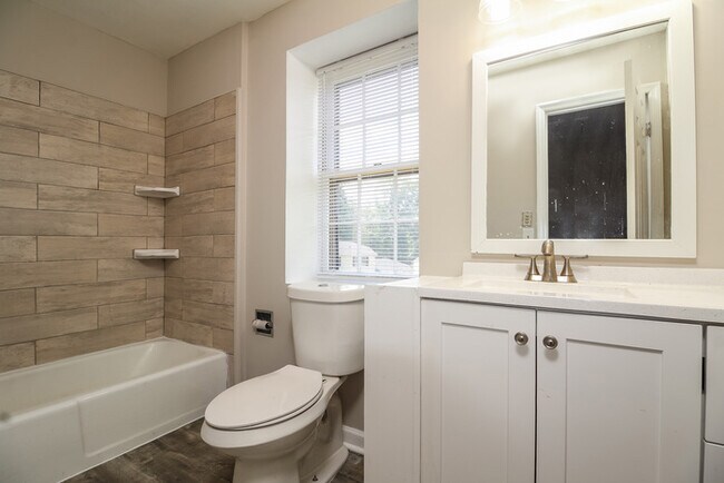 Building Photo - 107 Meadowbrook Dr