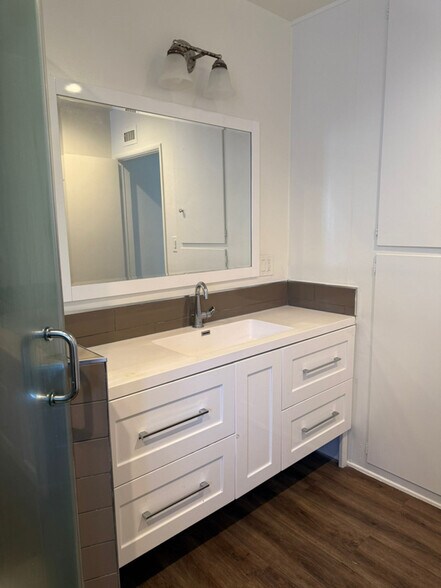 Building Photo - 1339 N Hobart Blvd