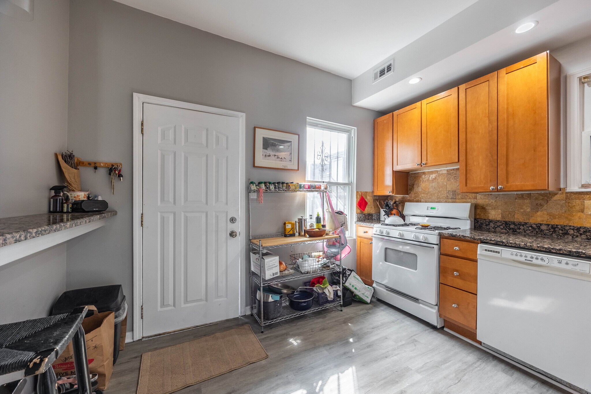 Building Photo - 1647 N Francisco Ave