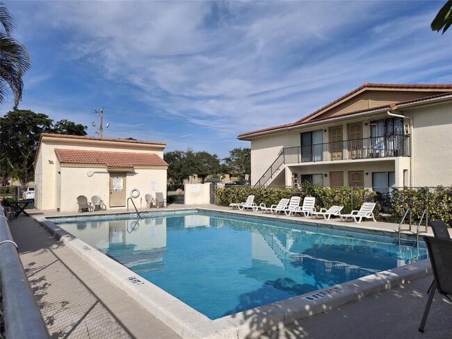 Building Photo - 11034 Royal Palm Blvd