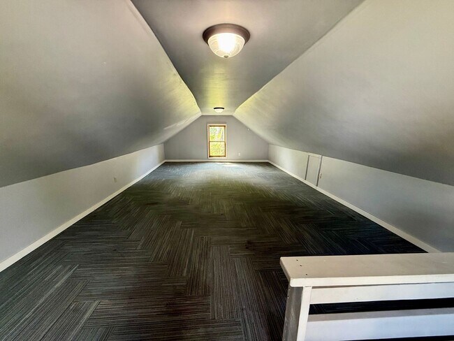 Building Photo - 3 Bed 1 Bath Single Family Home in Wausau - End Of Year Special: HALF OFF DEPOSIT!