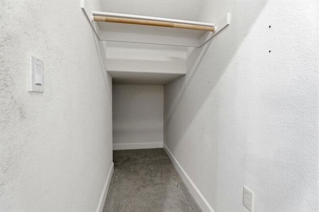 Building Photo - 1818 Tarragon Dr