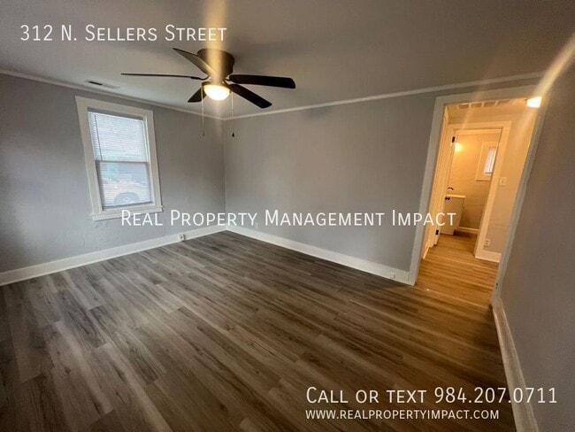 Building Photo - 312 N Sellers St