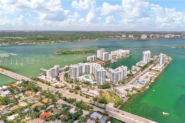 Building Photo - 7900 Harbor Island Dr