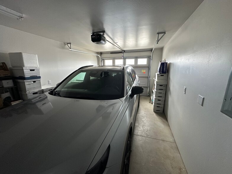 Building Photo - 2632 Avelar Ct