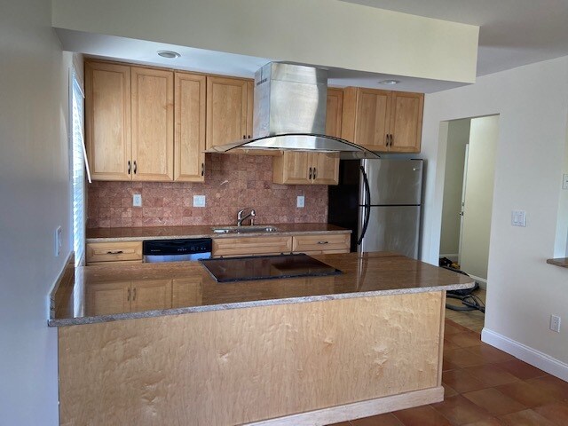 Building Photo - 158 N Twin Oaks Ter