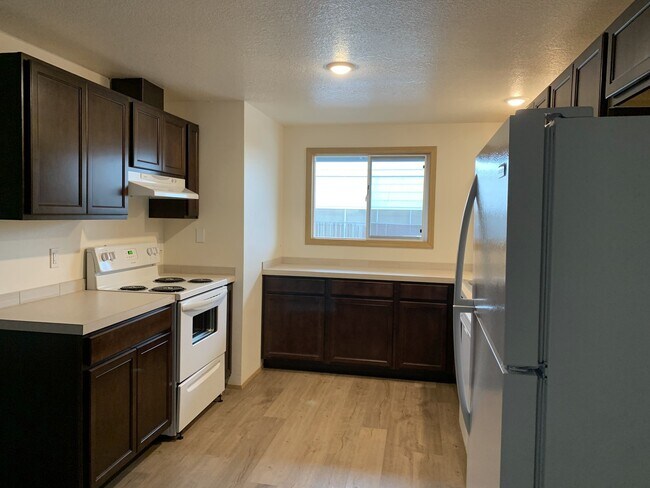 Building Photo - Quiet 4 bedroom two bath home in Aloha