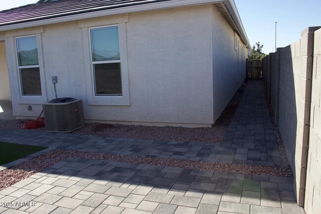 Building Photo - 8219 S 44th Gln