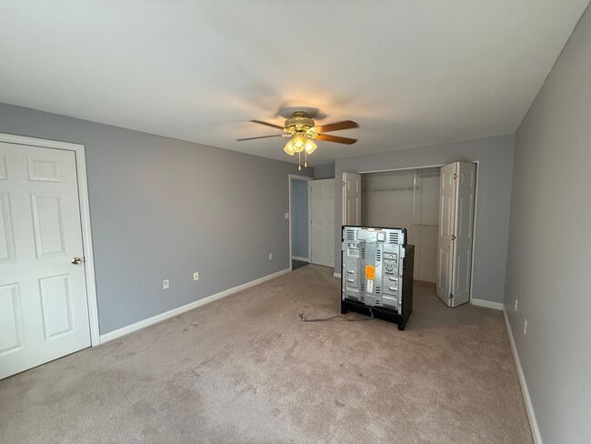 Building Photo - 570 Montgomery St