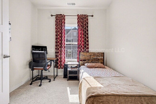 Building Photo - 9306 Mallard Mls Dr