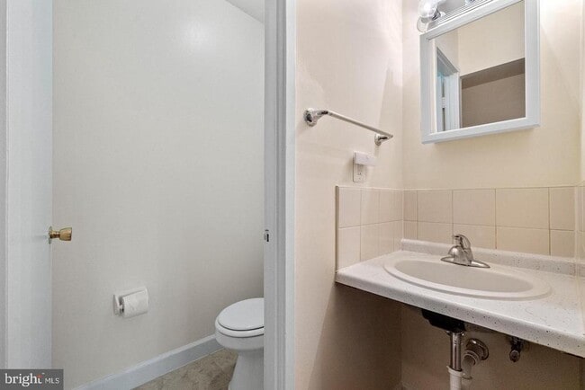 Building Photo - 7984 Audubon Ave