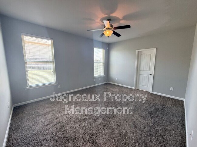 Building Photo - 317 Langley Dr