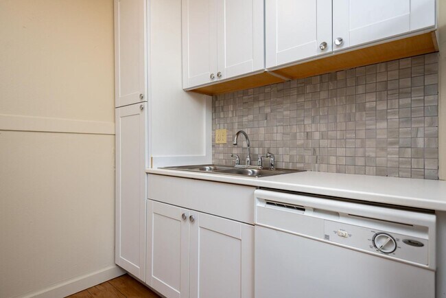 Building Photo - 9230 N Saint Louis Ave