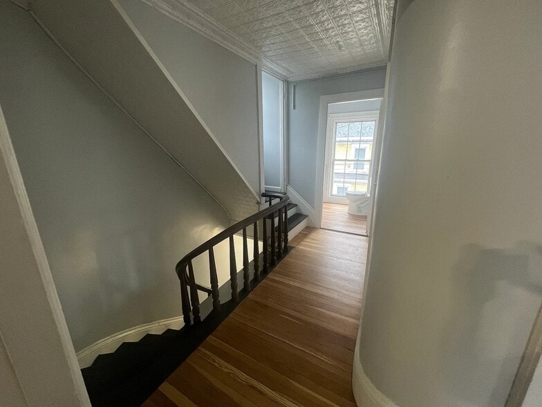 Building Photo - 413 Hammond St