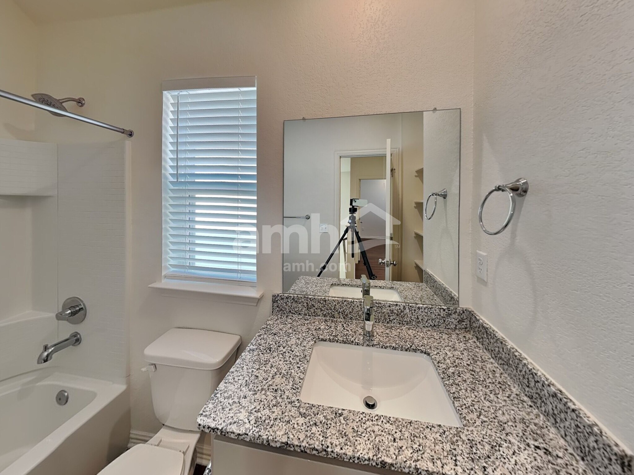 Building Photo - 2723 Spencebrook