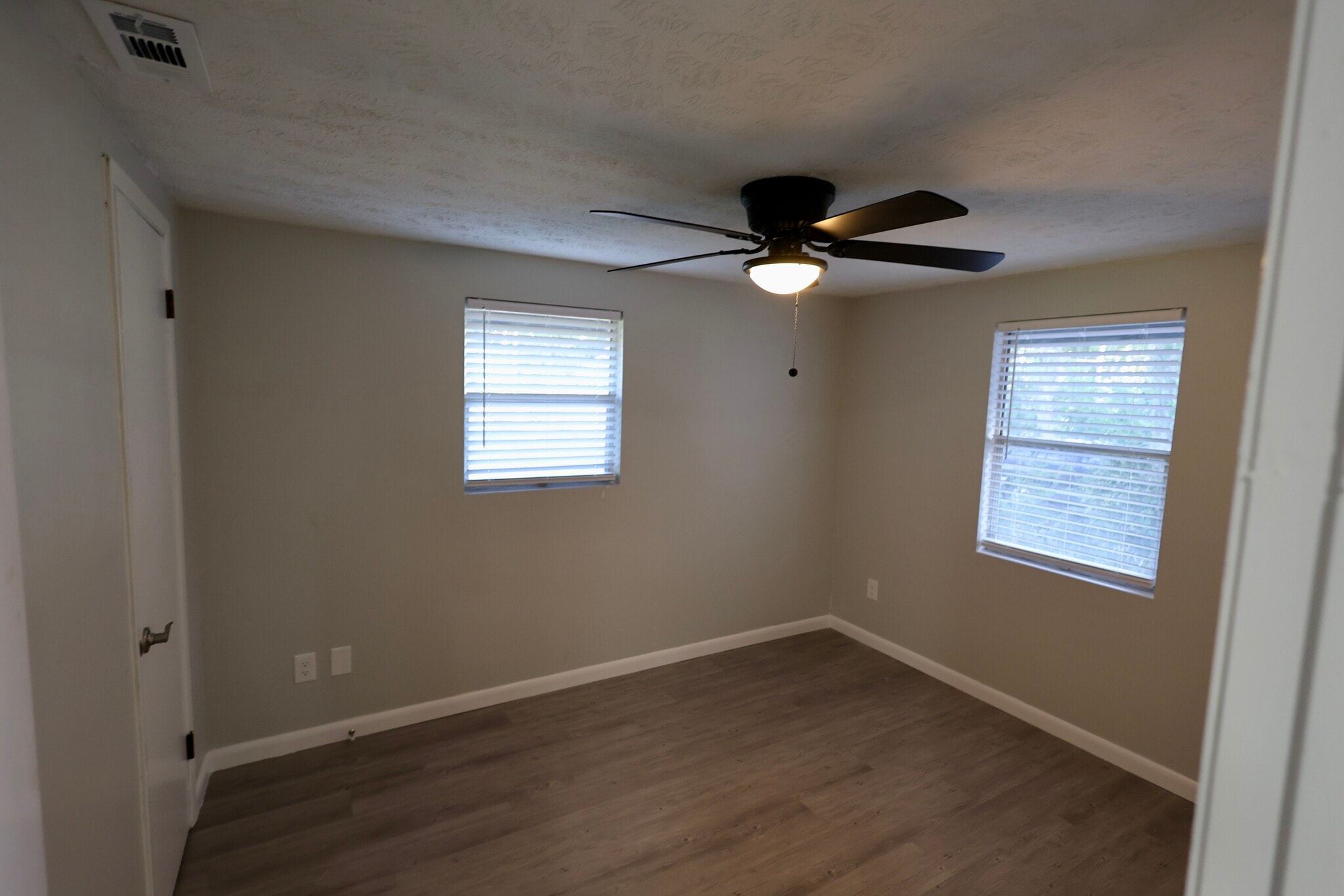 Building Photo - 617 Crill Ave