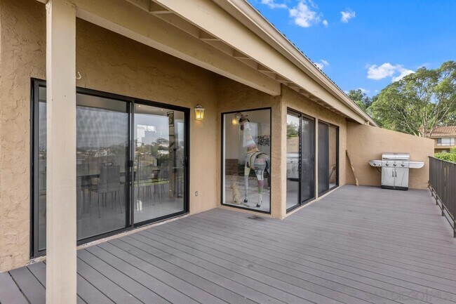 Building Photo - 6423 Caminito Aronimink