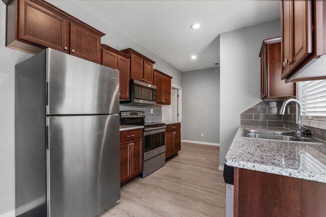 Building Photo - 1/2 OFF 1ST MONTHS RENT!!! NEW LUXURY 3 BED 2.5 BATH TOWNHOUSE!!!