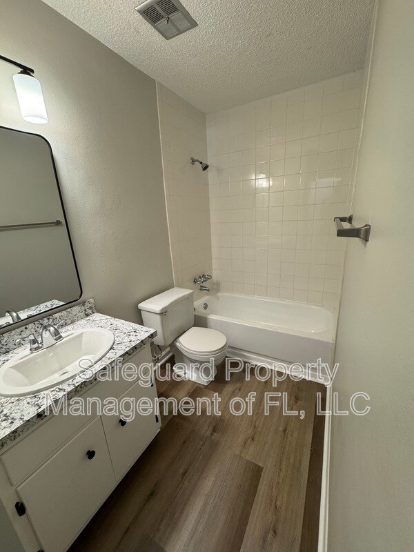Building Photo - 1116 Winton Ave
