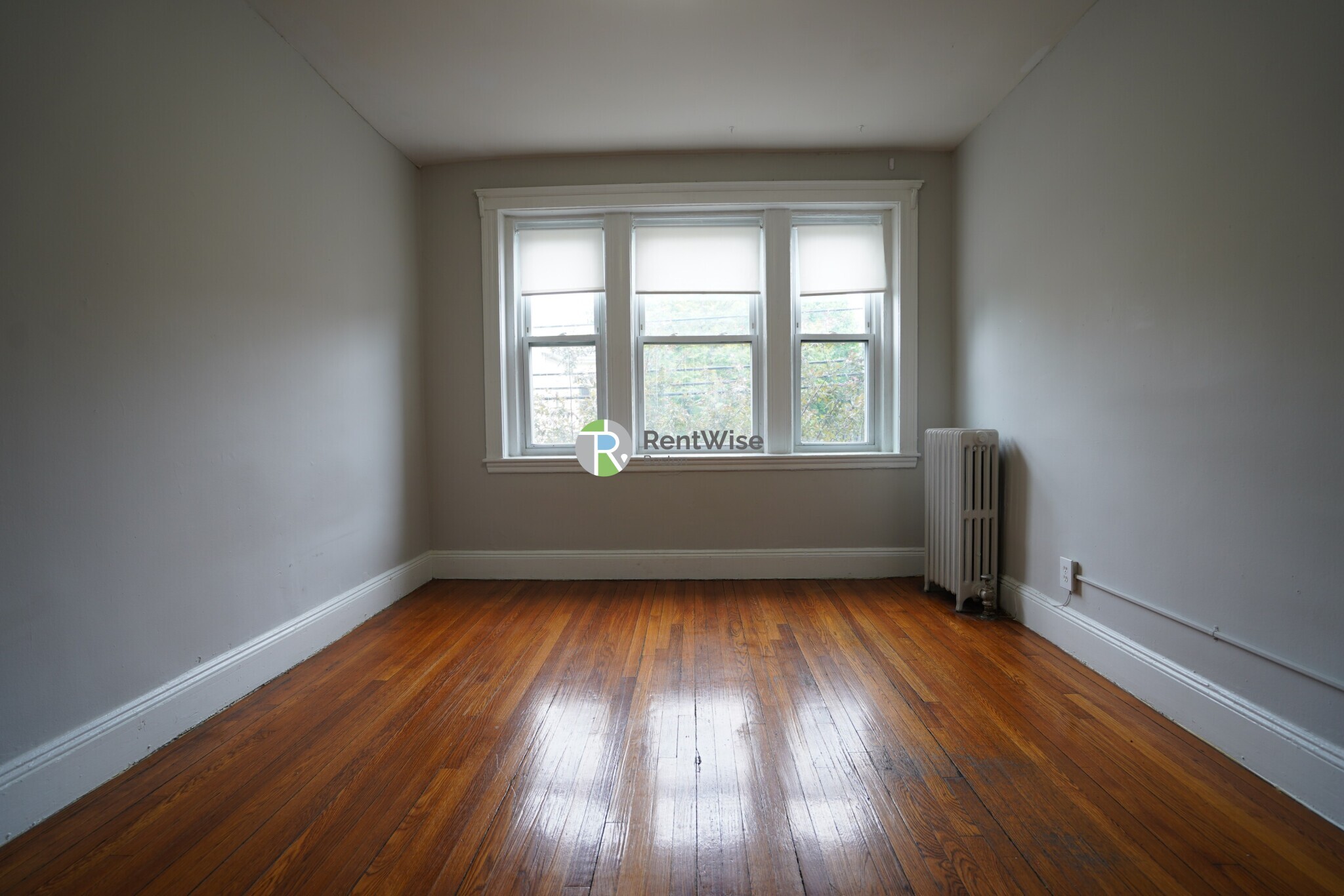 Building Photo - 47 Linden St