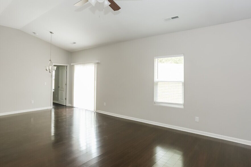 Building Photo - 7609 Malden Park Dr